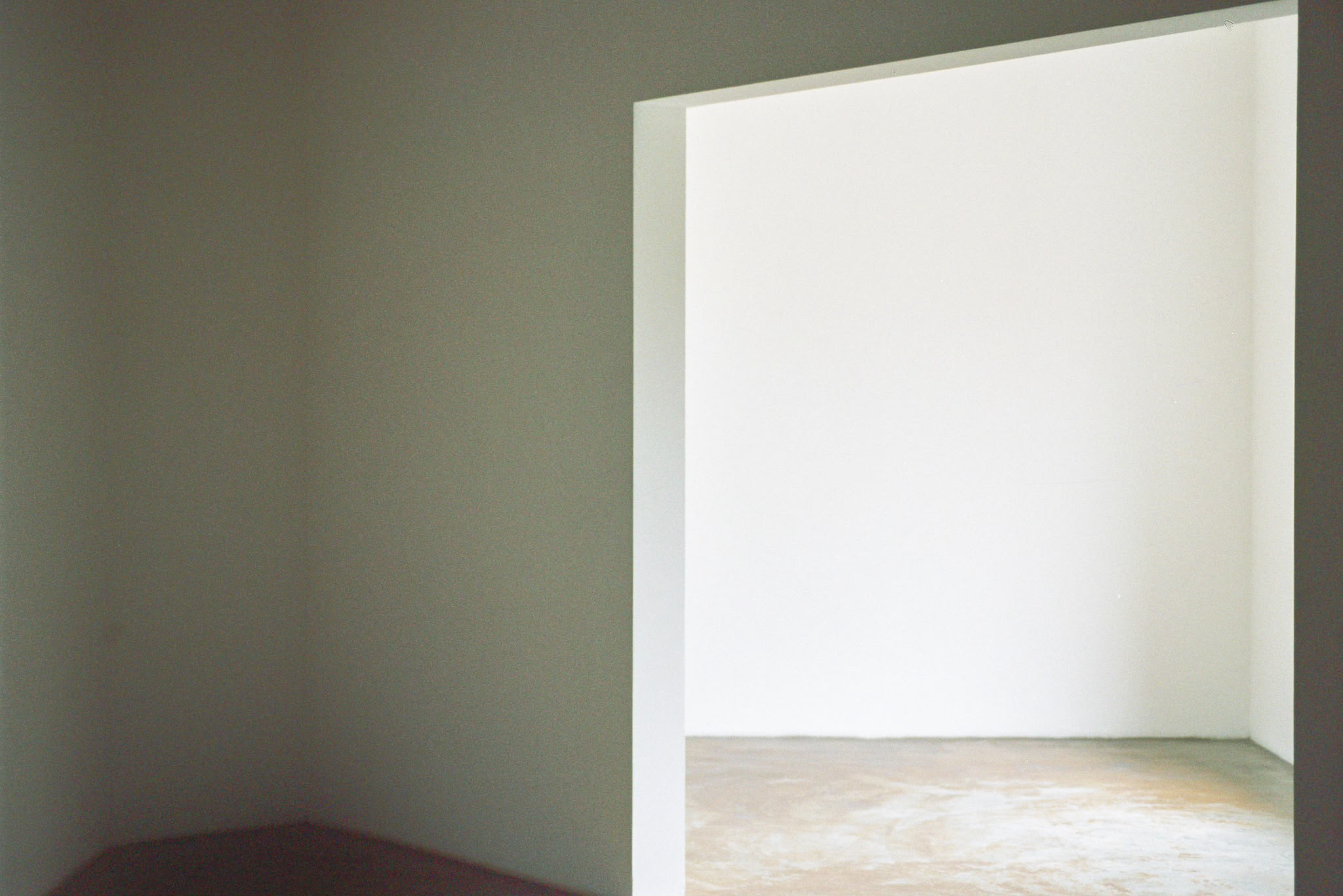Minimal interior doorway